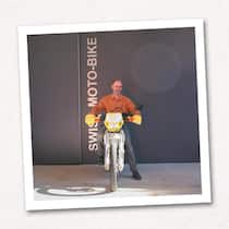 Swisscom verteuert bisherige KMU-Abos massiv Portrait von Andreas Giger, dem Beobachter am 1. April 2026 zur redaktionellen Nutzung zur Verfügung gestellt. Andreas Giger ist KMU-Kunde der Swisscom. Nun hat er von dieser die Mitteilung erhalten, dass sein Abo geändert werde. Statt wie bisher 6…