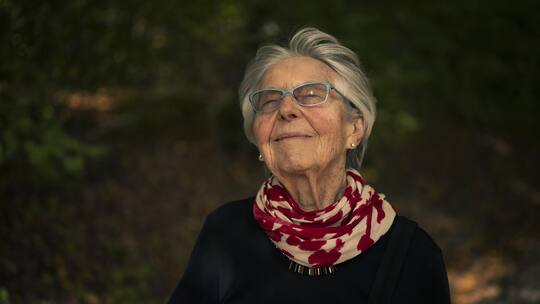 Porträt von Susi Streichenberg - Sie begleitete ihren demenzkranken Mann bis zum Ende. Sie schaffte es, ihn als Partner zu sehen, selbst als er nicht mehr wusste, wer sie war. Geholfen haben ihr Geduld, Humor und Glück