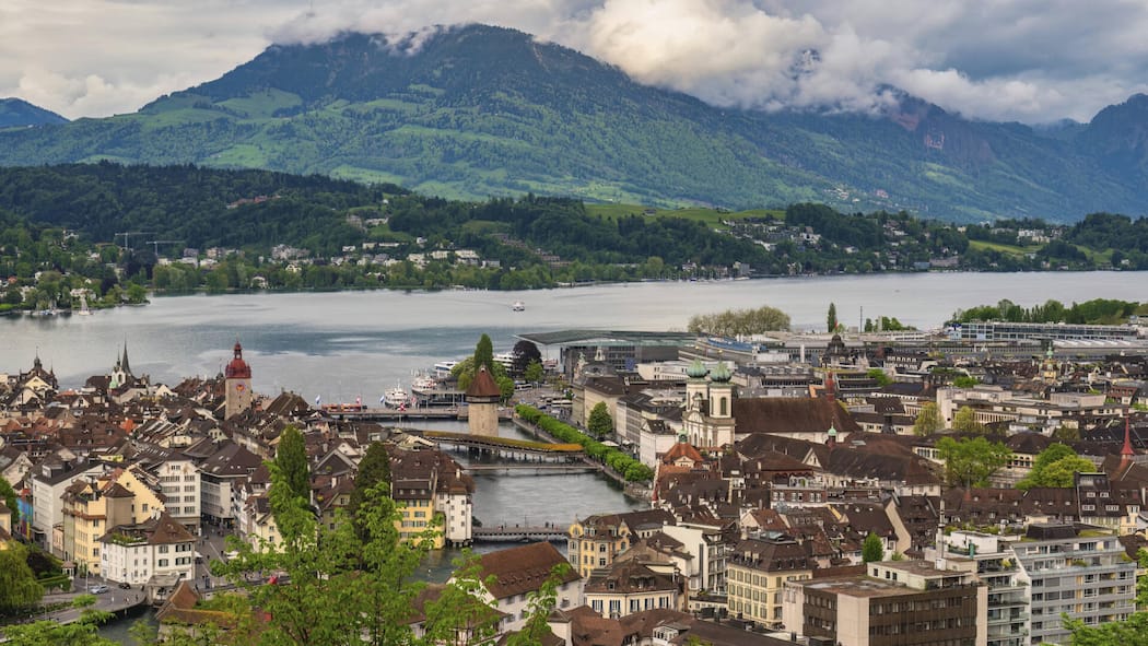 Zu günstig – Comparis sperrt Wohnungsinserat Blick über Luzern - Comparis-Algorithmus: Inserate werden gelöscht, wenn der Quadratmeterpreis ausserhalb von 95 Prozent der marktüblichen Inserate liegt.