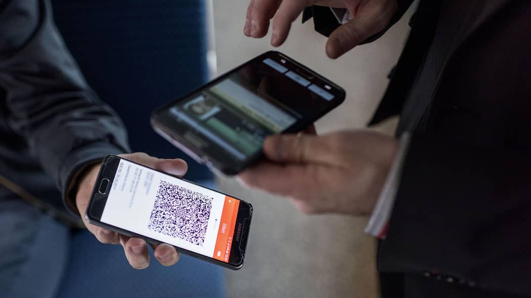 IT-Lehrling wehrt sich gegen SBB-Busse – und deckt Systemfehler auf Billetkontrolle mit Handys - Benjamin Kunz wird im Zug gebüsst, obwohl er sein Zonenabo aktiviert hatte. Das lässt der Informatiklehrling nicht einfach auf sich sitzen