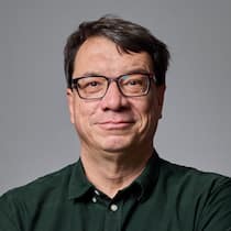 Redaktor und Ressortleiter sowie Stiftungsrat SOS Beobachter Daniel Benz