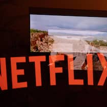 Netflix-Kunden kriegen Geld zurück – aber nicht in der Schweiz Netflix-Logo auf Bildschirm - Wer in Europa wohnt, hat gute Chancen, Geld von Netflix zurückzubekommen. Schweizer allerdings bleiben aussen vor – auch wegen Bundesbern