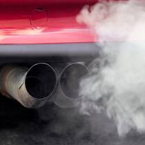 Was Sie über das CO2-Gesetz wissen müssen Stadt Zuerich.Auto abgas in ZH(KEYSTONE/Gaetan Bally)