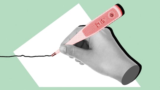 Eine Hand «schreibt» mit einem Fieberthermometer etwas auf ein Stück Papier - Wer krankgeschrieben ist, sollte wissen, welche Rechte ihm oder ihr zustehen. Die häufigsten Fragen und Antworten zur Arbeitsunfähigkeit in der Schweiz