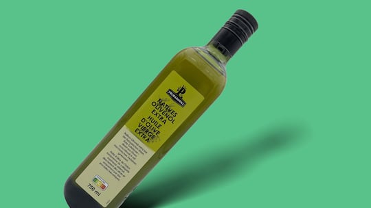 Primadonna Natives Olivenöl, bei Lidl Schweiz – Die Stiftung Warentest hat «Extra vergine»-Olivenöle geprüft. Ein Schweizer Detailhändler schnitt nicht sonderlich gut ab – wie schon zuvor beim Kassensturz-Test.