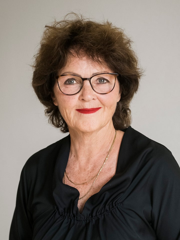 Annina Hess-Cabalzar, Präsidentin Akademie Menschenmedizin; Operieren oder nicht? Bei solchen Entscheiden helfen pensionierte Ärztinnen und Ärzte im «Café Med» – bei einer Tasse Kaffee.