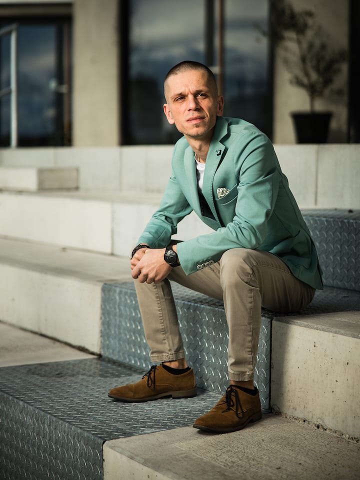 2400 Franken Busse – dabei war er unschuldig Hasim Draganovic: Mangelhafte Strafbefehle 3000 Franken Busse – dabei war er unschuldig Die Luzerner Polizei ermittelte in einem Fall voreingenommen. Dafür kassiert sie zusammen mit der Staatsanwaltschaft Emmen den Negativpreis «Fehlbefehl» des Beobachters.